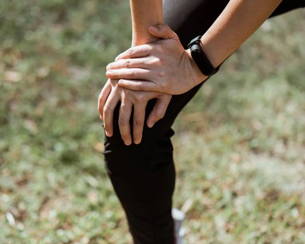 Signs and Symptoms of Runner’s Knee Signs and Symptoms of Runner’s Knee